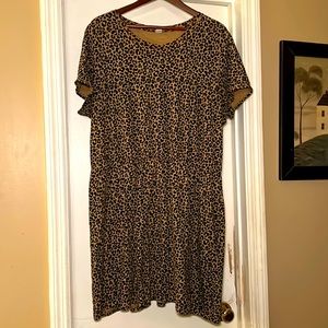 Dress w/animal print
